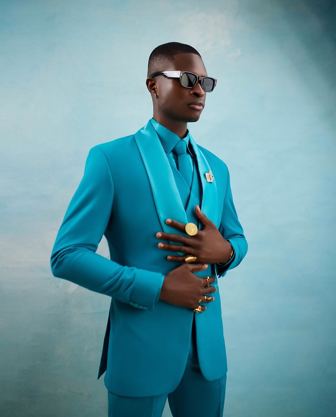 Rolling Lapel Single-Breasted Suit