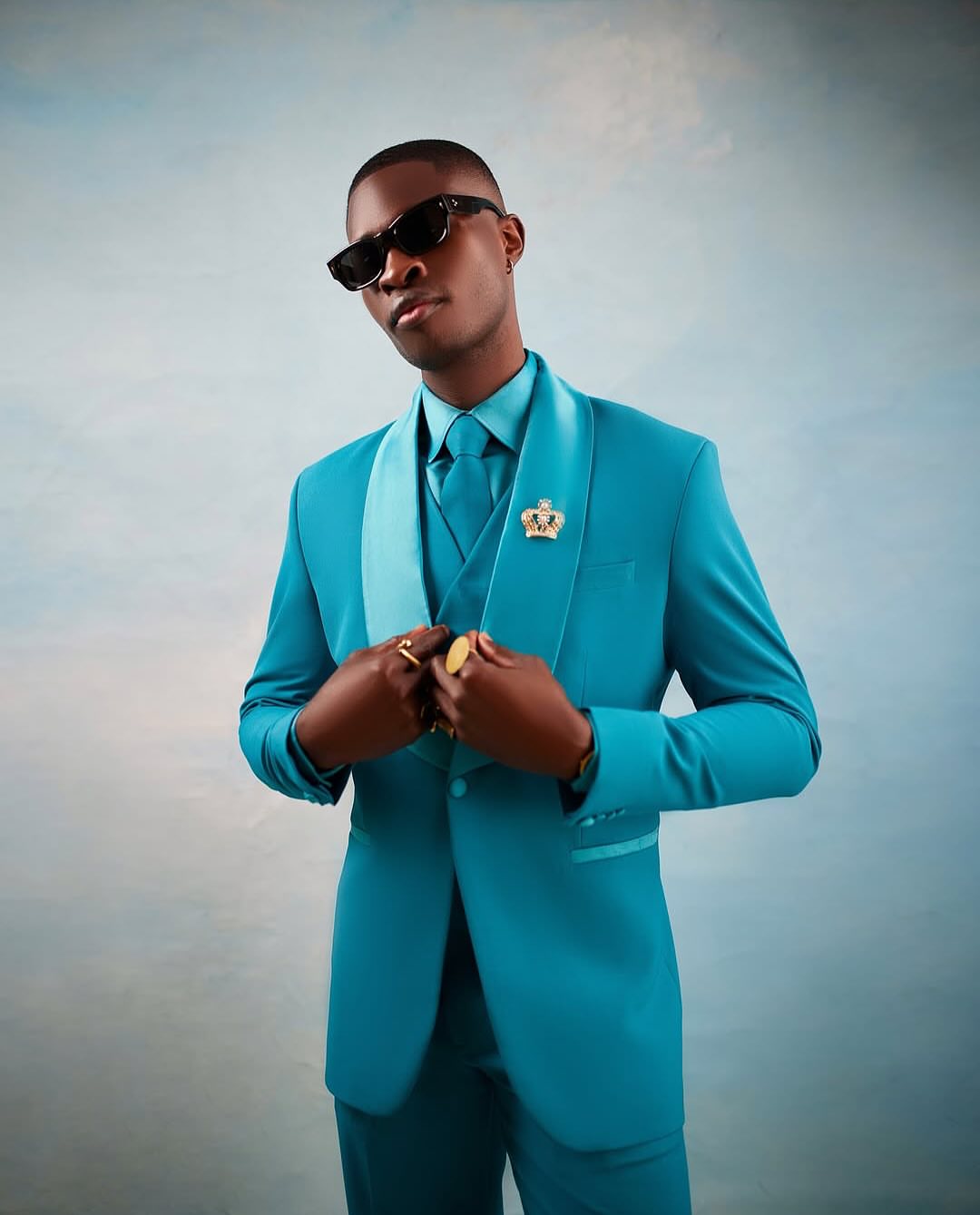 Rolling Lapel Single-Breasted Suit